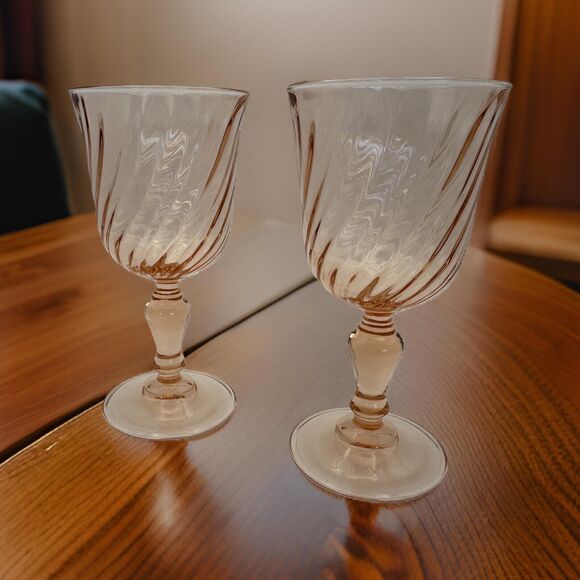 Set of 2 Cristal D'Arques Rosaline Pink Swirl Crystal Wine Glasses France 1980s - Picture 1 of 6